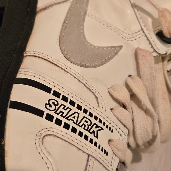 Vintage 1988 Nike Land Shark Football Cleats Size 12 Style 890103FT2 - Picture 10 of 11